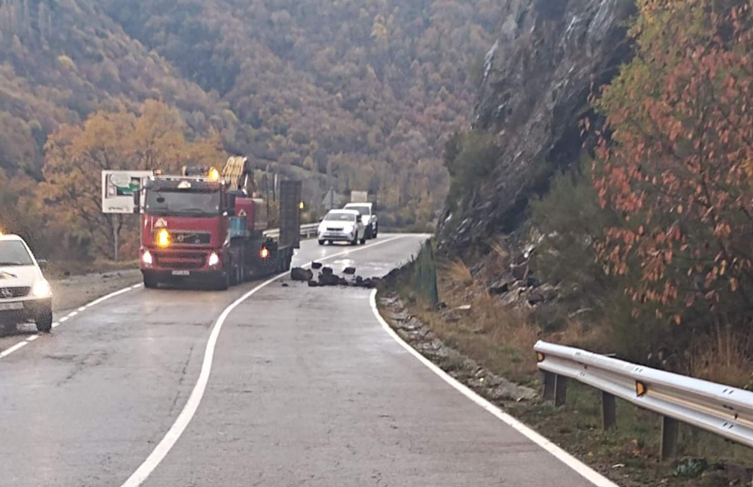 Segundo derrumbe en la CL 631