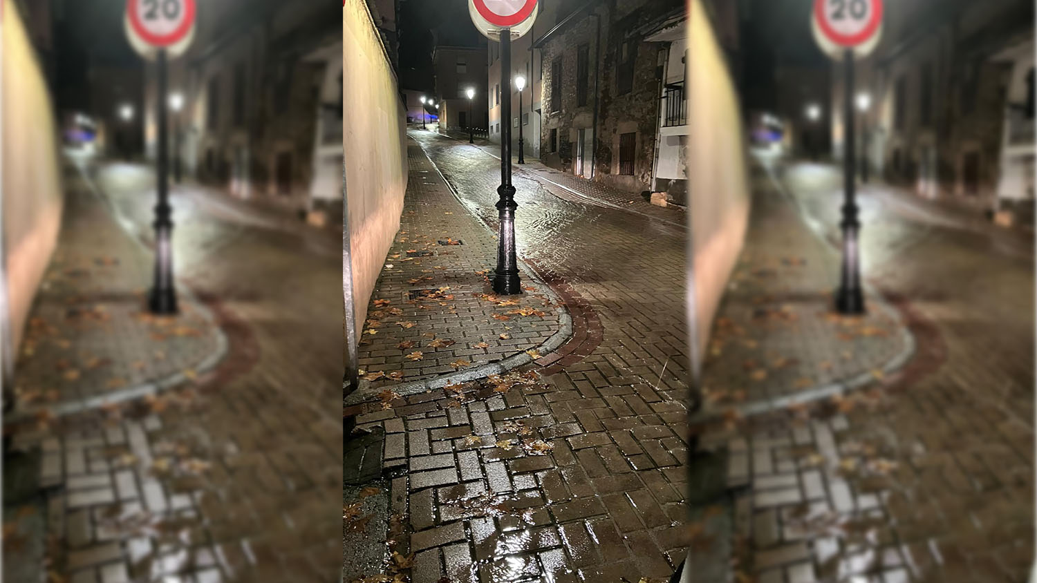 Un reventón en una tubería en la calle Cruz de Miranda (Ponferrada) puso en alerta a sus vecinos esta noche Un reventón en una tubería en la calle Cruz de Miranda (Ponferrada) puso en alerta a sus vecinos esta noche