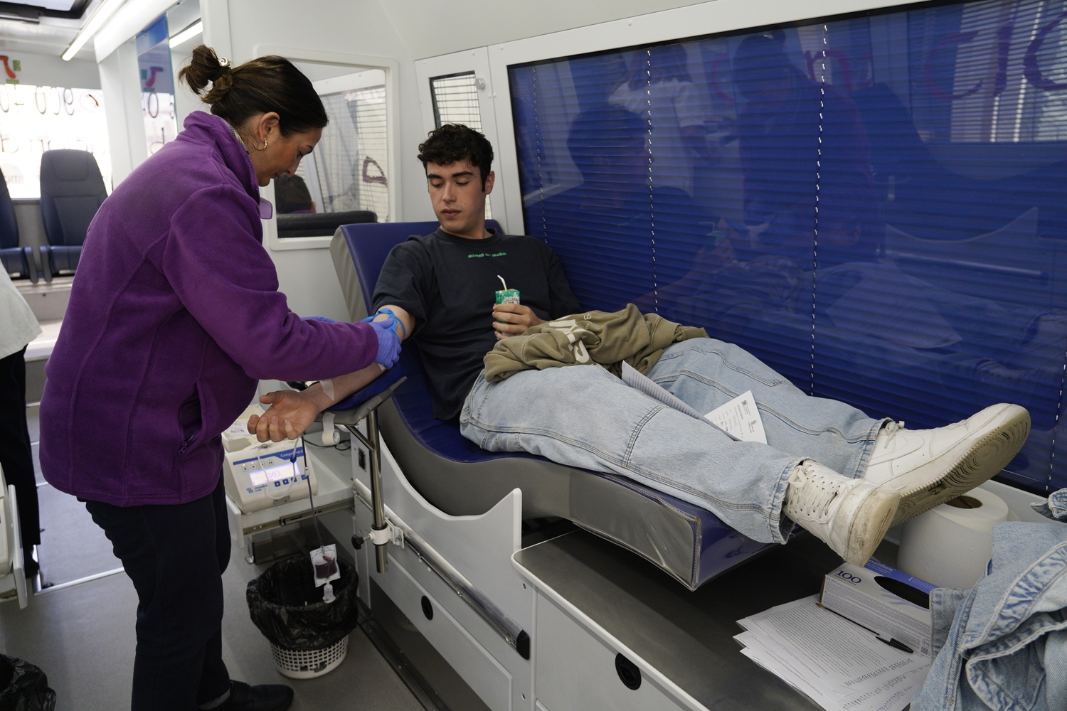 César Sánchez / ICAL. Unidad móvil de donación de la Hermandad de Donantes de Sangre del Bierzo y Laciana