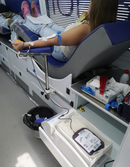 César Sánchez / ICAL. Unidad móvil de donación de la Hermandad de Donantes de Sangre del Bierzo y Laciana