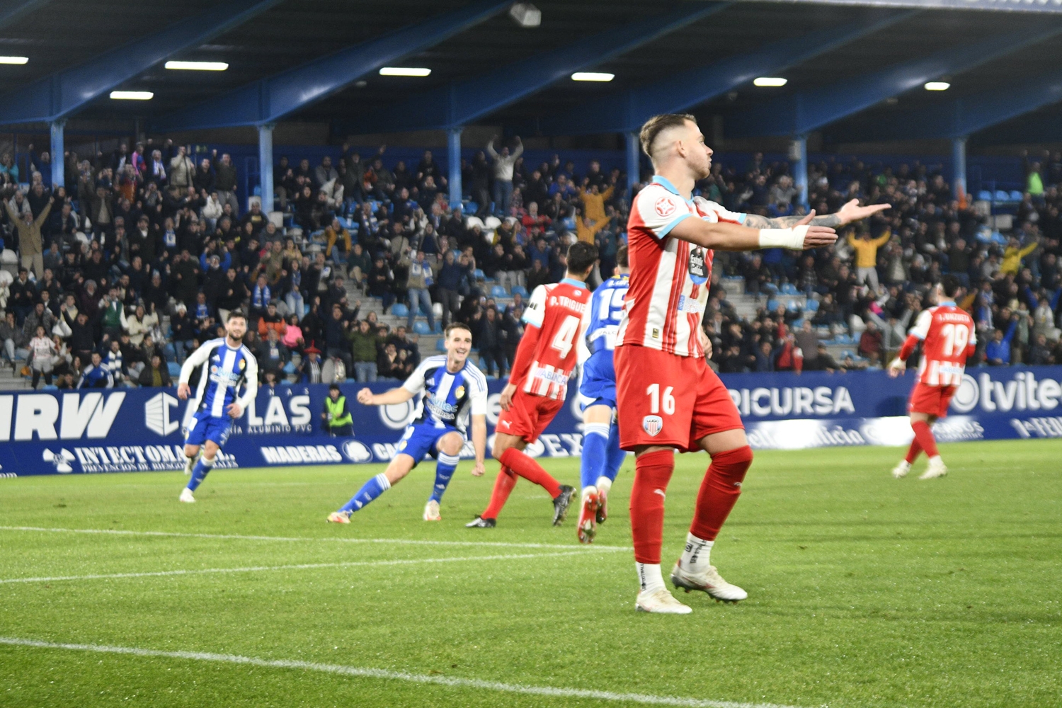 Gol de la Ponferradina contra el Lugo (9)