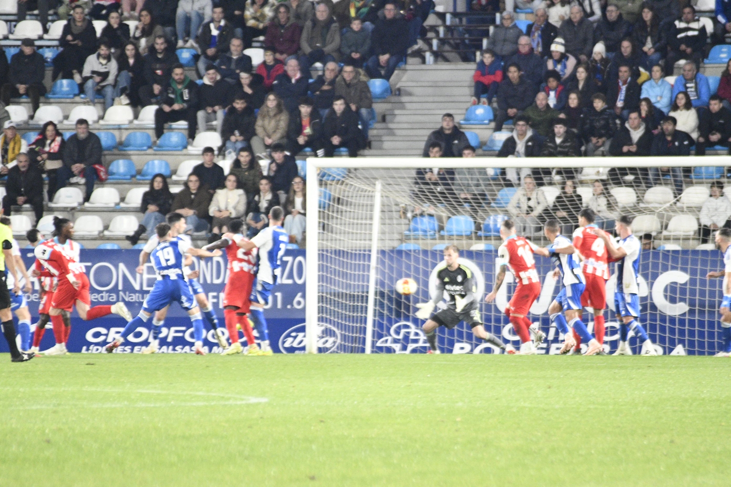 Gol del Lugo frente a la Ponferradina (15)