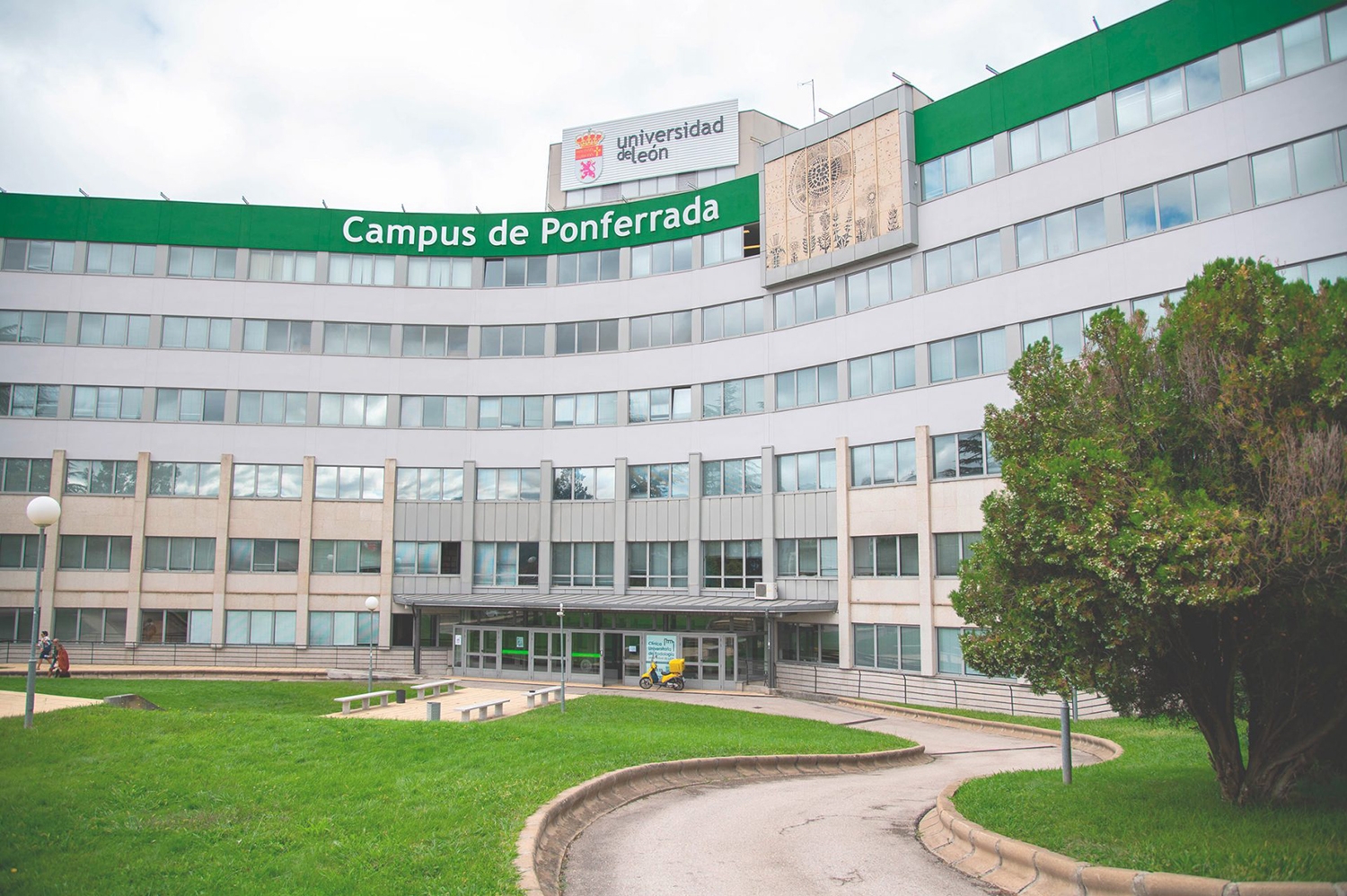 Edificio principal del Campus de Ponferrada