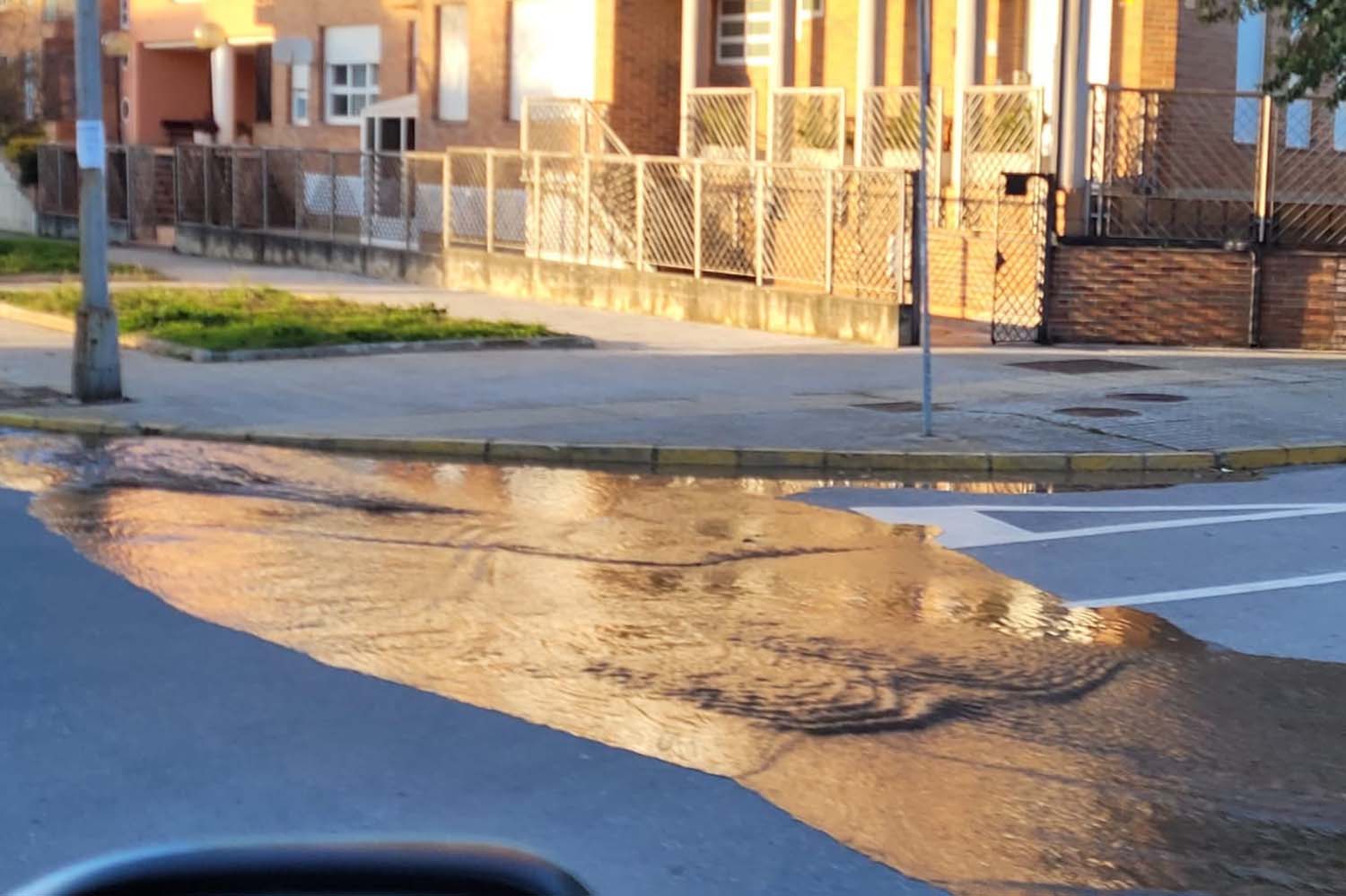 Reventon de tuveria en Fuentesnuevas