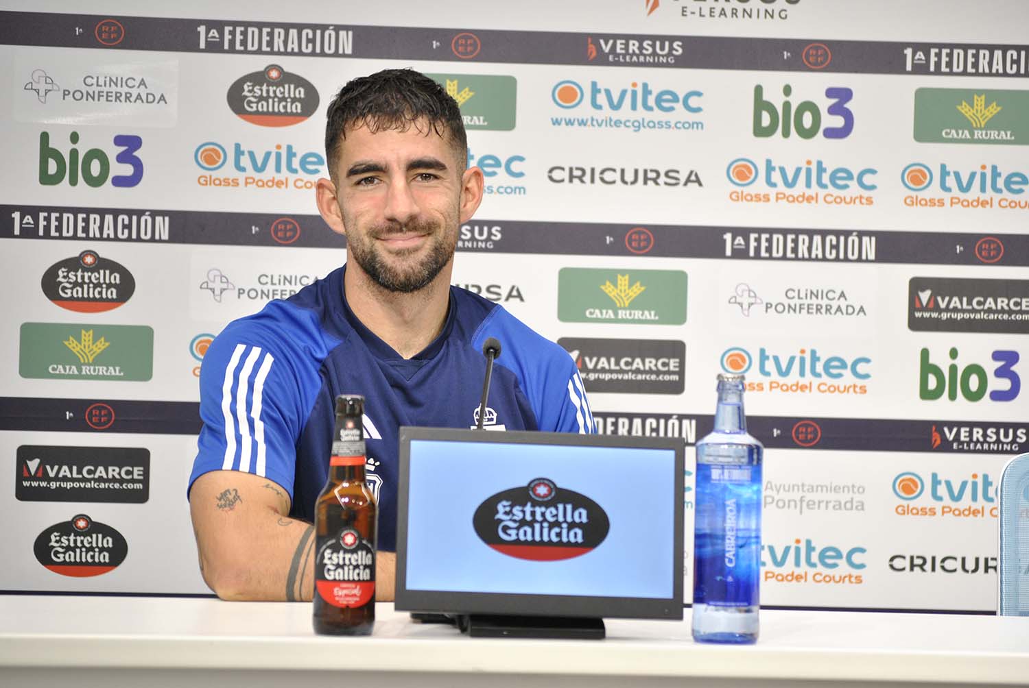 Eneko Undabarrena en sala de prensa Eneko Undabarrena en sala de prensa