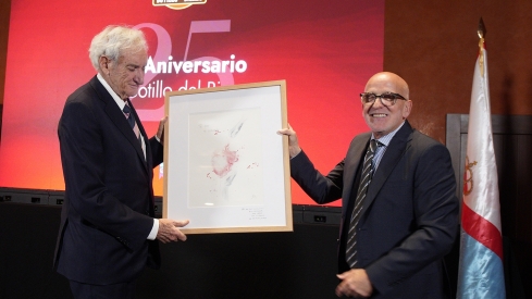César Sánchez / ICAL . El locutor Luis del Olmo recibe el homenaje de la IGP Botillo del Bierzo por su XXV aniversario
