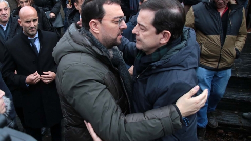 Peio García ICAL. Salida del funeral por el minero fallecido en el accidente de Cangas del Narcea (2) Peio García ICAL. Salida del funeral por el minero fallecido en el accidente de Cangas del Narcea (2)