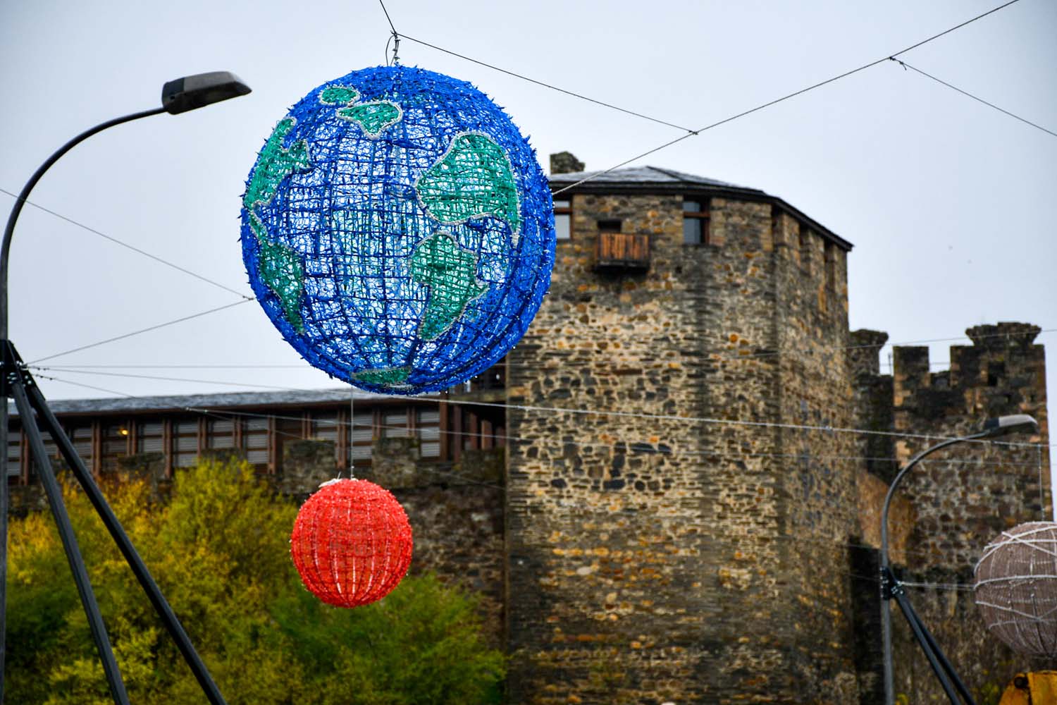 Sistema solar luces de Navidad Ponferrada (5)