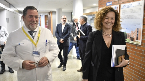 La directora general de Asistencia Sanitaria y Humanización, Silvia Fernández, y el gerente de la Gasbi, Juan Ortiz de Saracho, tras la comisión de seguimiento del Plan de Garantía Asistencial para El Bierzo. 