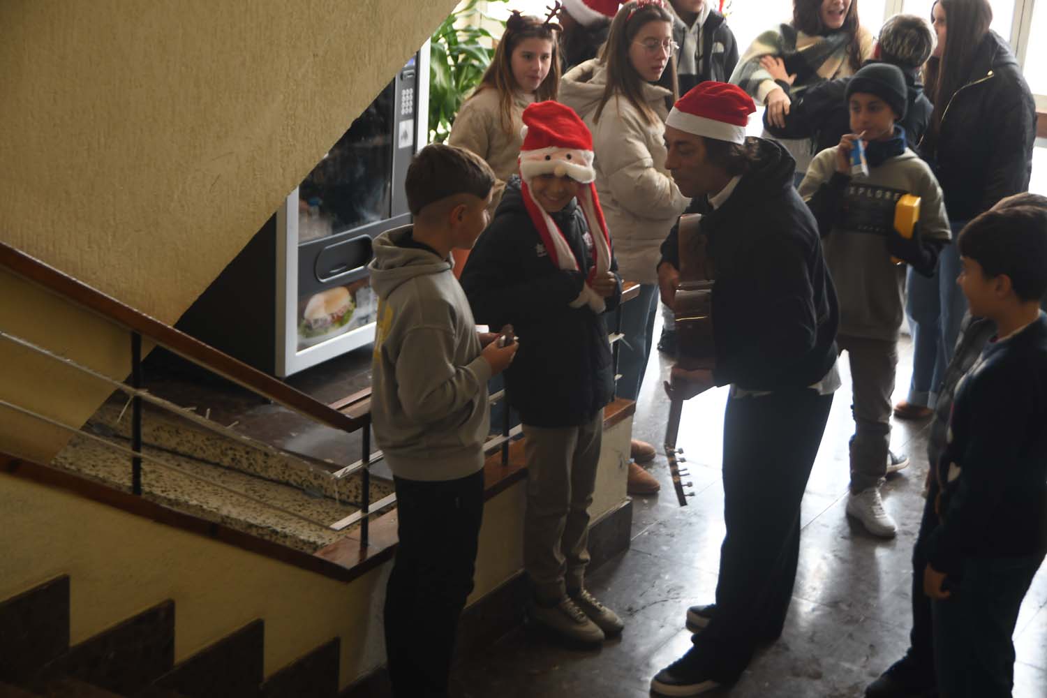 Rodaje del videoclip navideño de Óscar Quijano en el Colegio Virgen de la Peña (8)