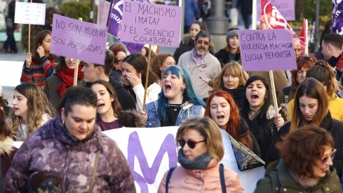 Carlos S. Campillo ICAL. Cientos de personas se manifiestan en León contra la violencia machista