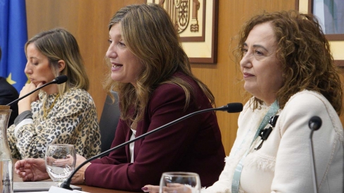 César Sánchez ICAL. La directora de Universidades e Investigación de la Junta de Castilla y León, Blanca Ares (I), junto a la rectora de la Universidad de León, Nuria González (C), y la vicerrectora para el campus.