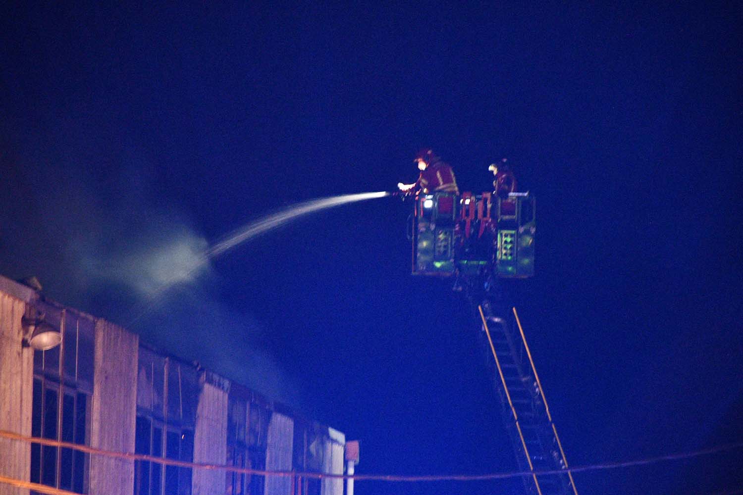 Incendio de una nave en Montearenas 