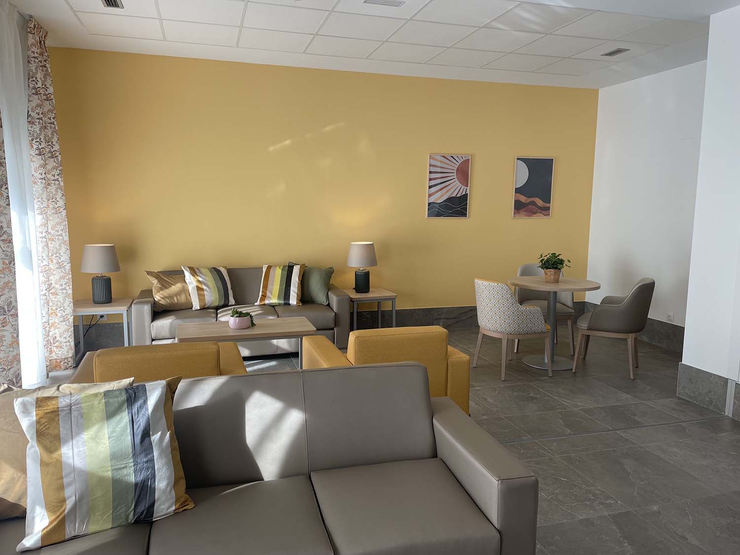 Imágenes del interior de la Residencia de Camponaraya Imágenes del interior de la Residencia de Camponaraya