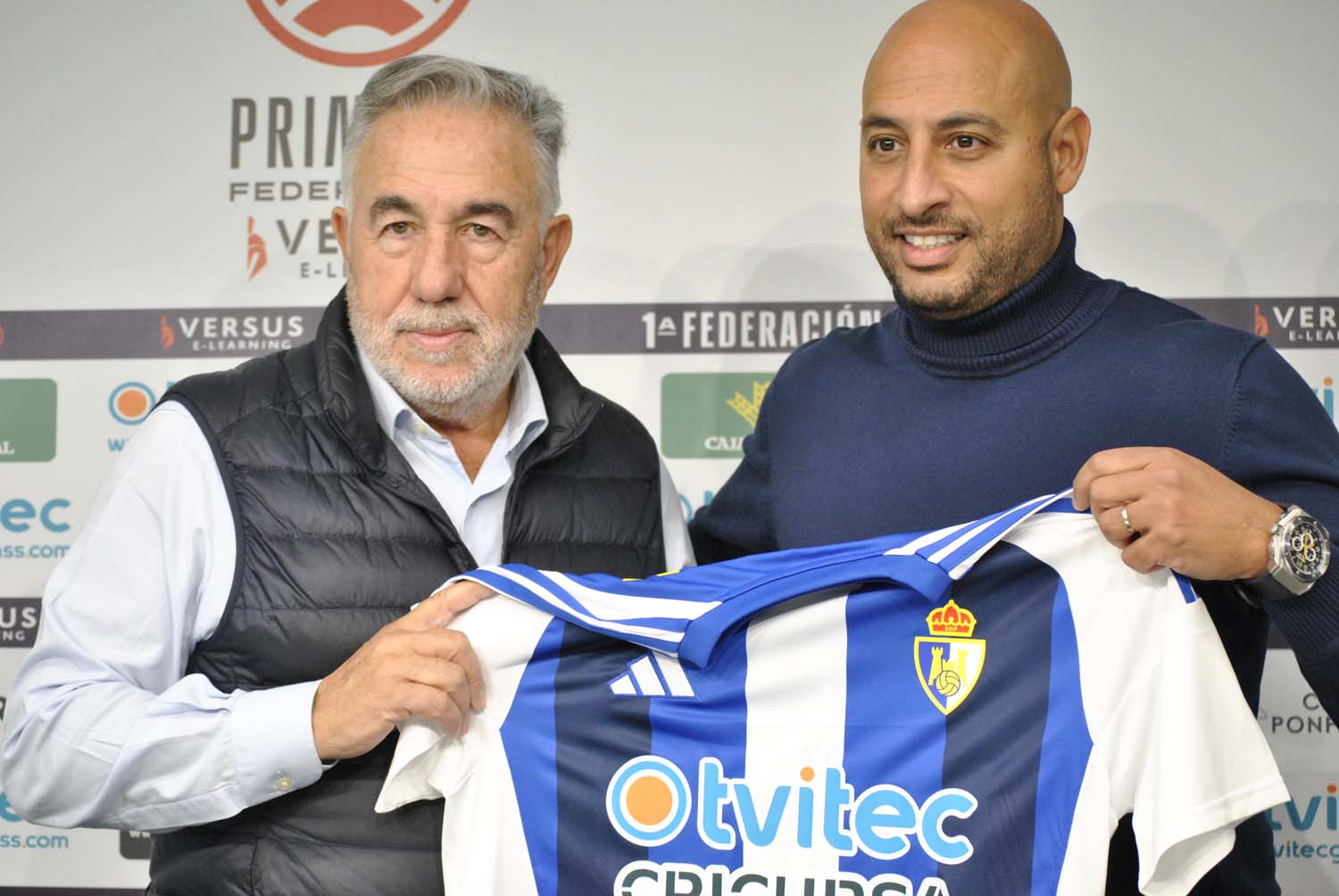 Presentación de Mehdi Nafti como entrenador junto al presidente de la Ponferradina 