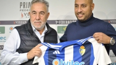 Presentación de Mehdi Nafti como entrenador junto al presidente de la Ponferradina 