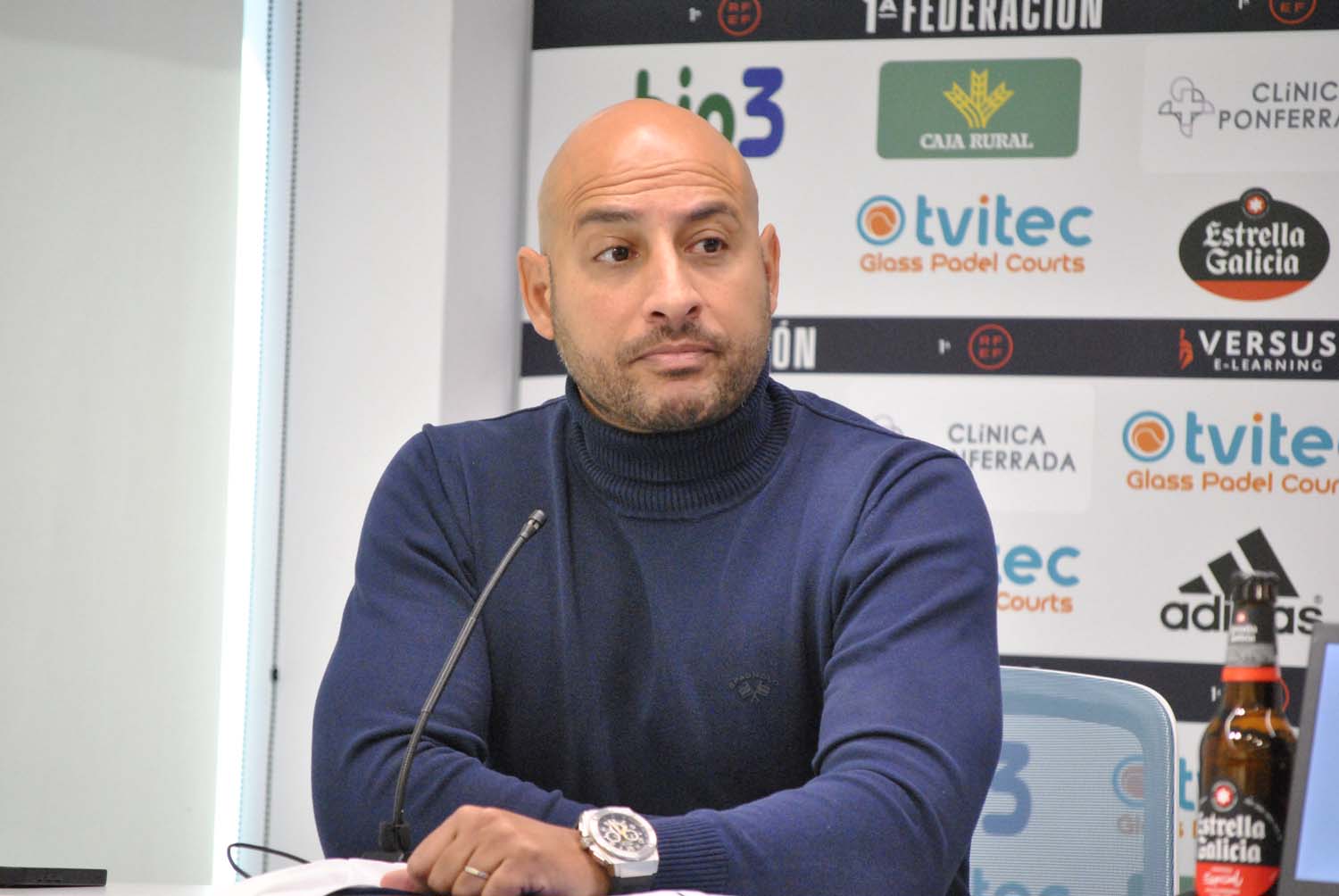 Presentación de Mehdi Nafti como entrenador(4) Presentación de Mehdi Nafti como entrenador(4)