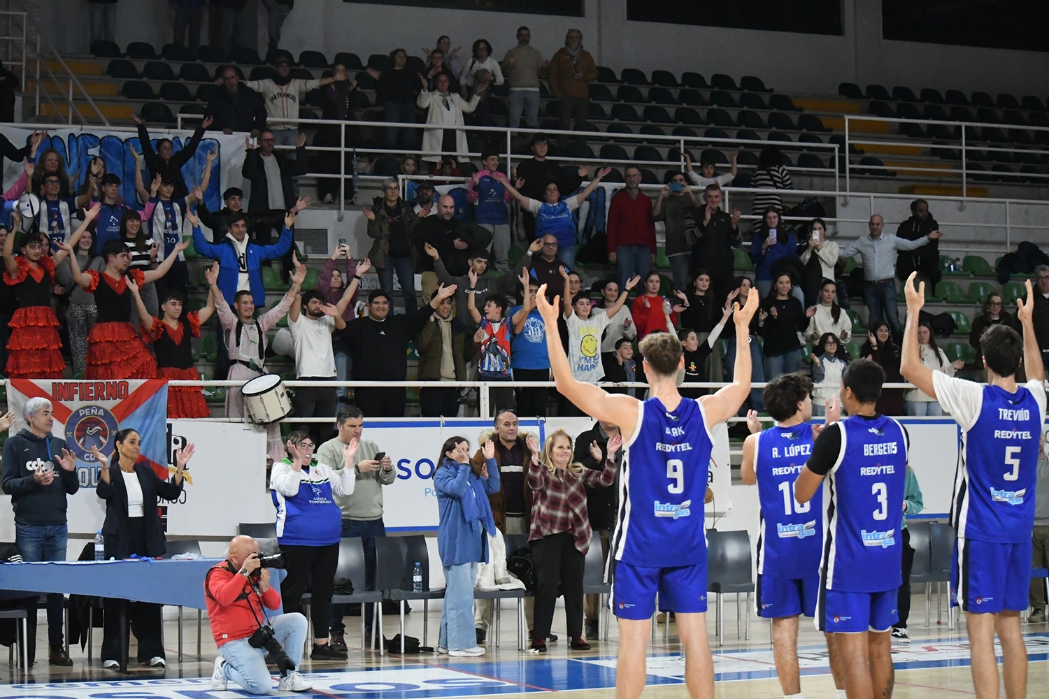 El Clínica Ponferrada y su afición