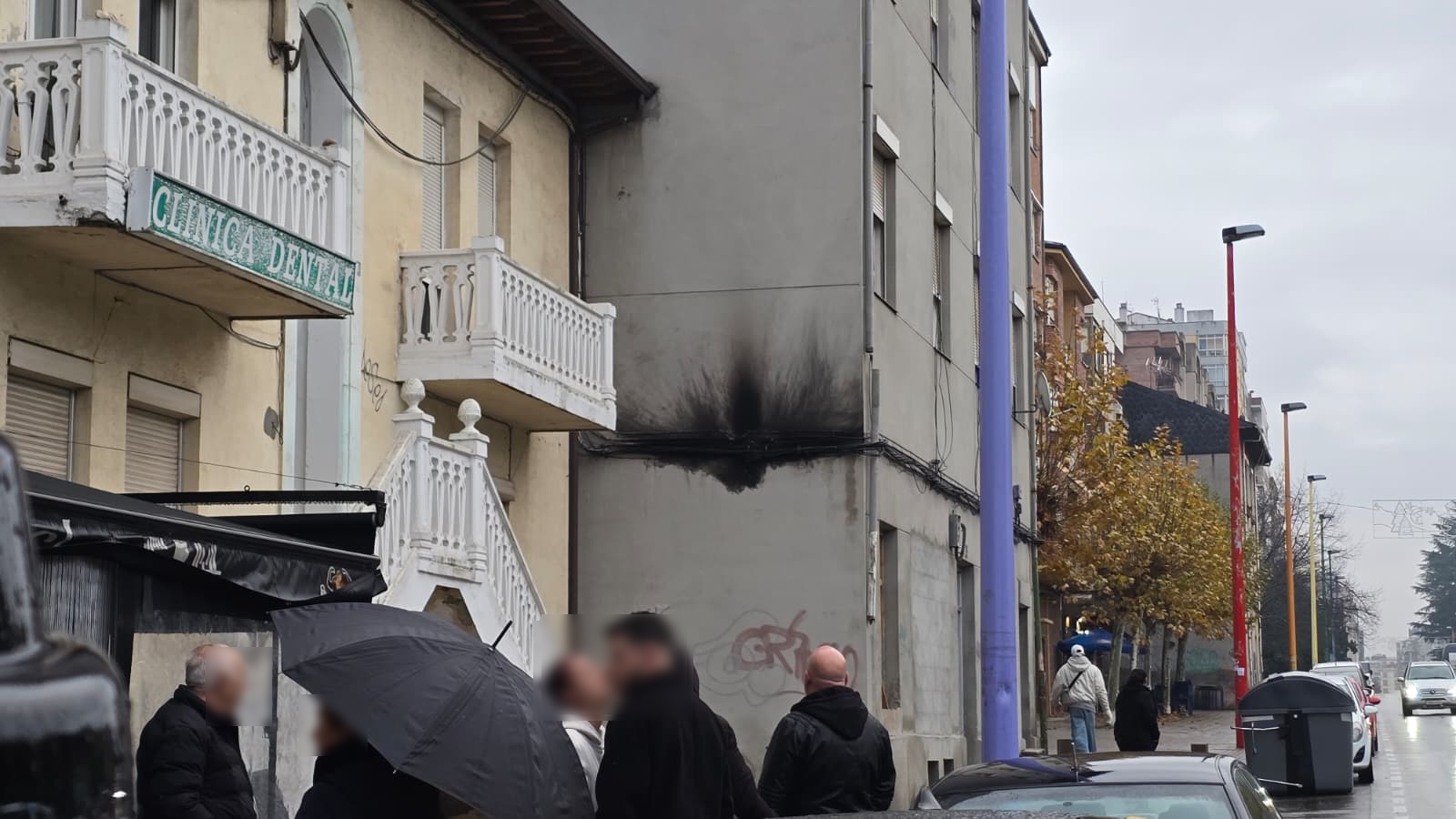Incendio en el cableado de una fachada en Ponferrada