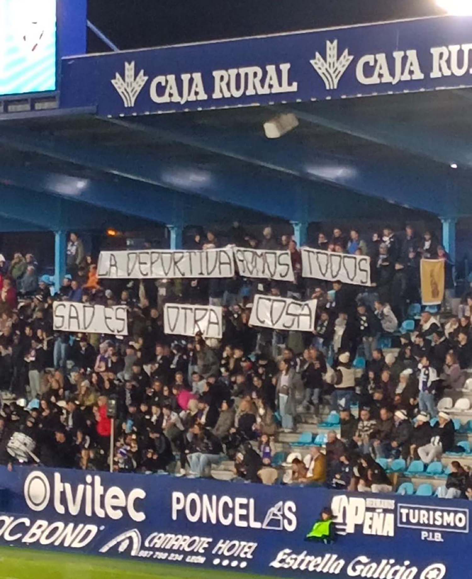 Protesta de la afición del Toralín Protesta de la afición del Toralín