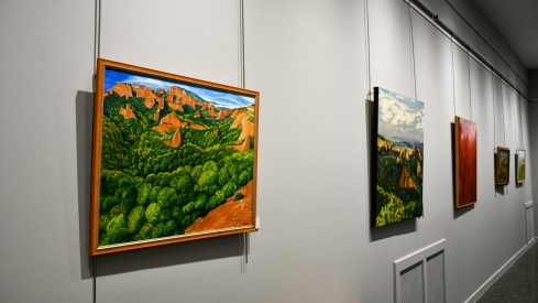 Inauguración exposición colectiva de pintura y escultura dedicada a Las Médulas 