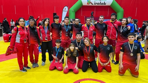 La lucha olímpica sigue regalando éxitos al deporte berciano