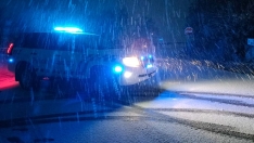 Corte por nieve y hielo en la carretera se Peñalba