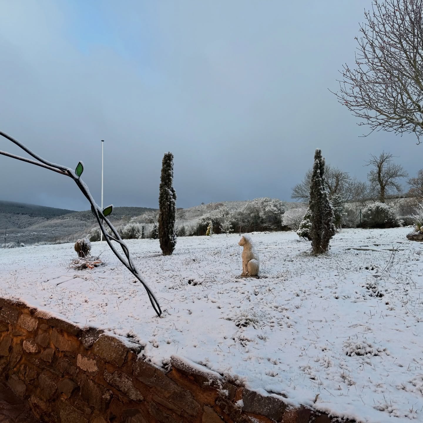 El Trasgu de Foncebadón con nieve (2)