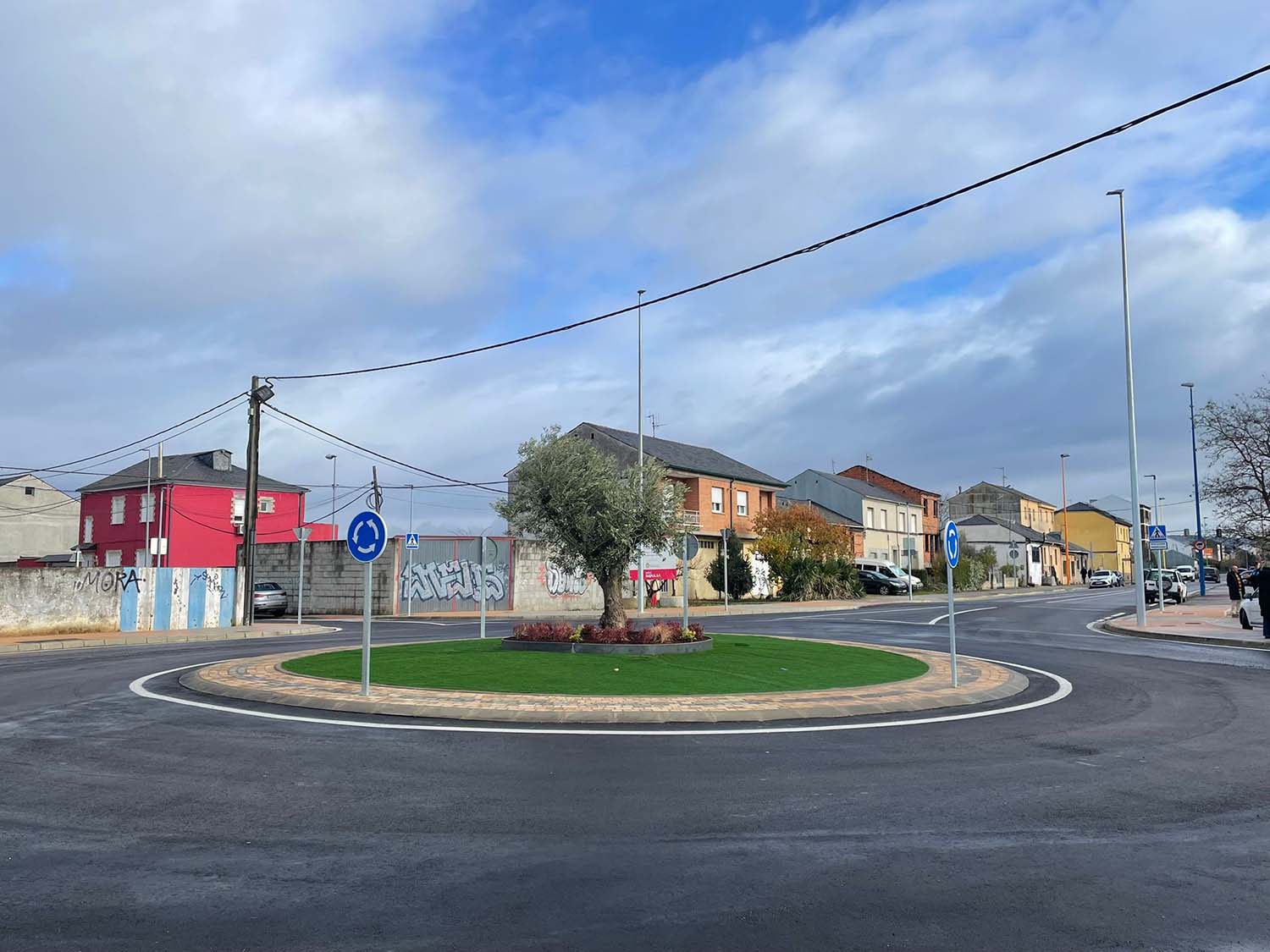 Rotonda acceso Toral de Merayo