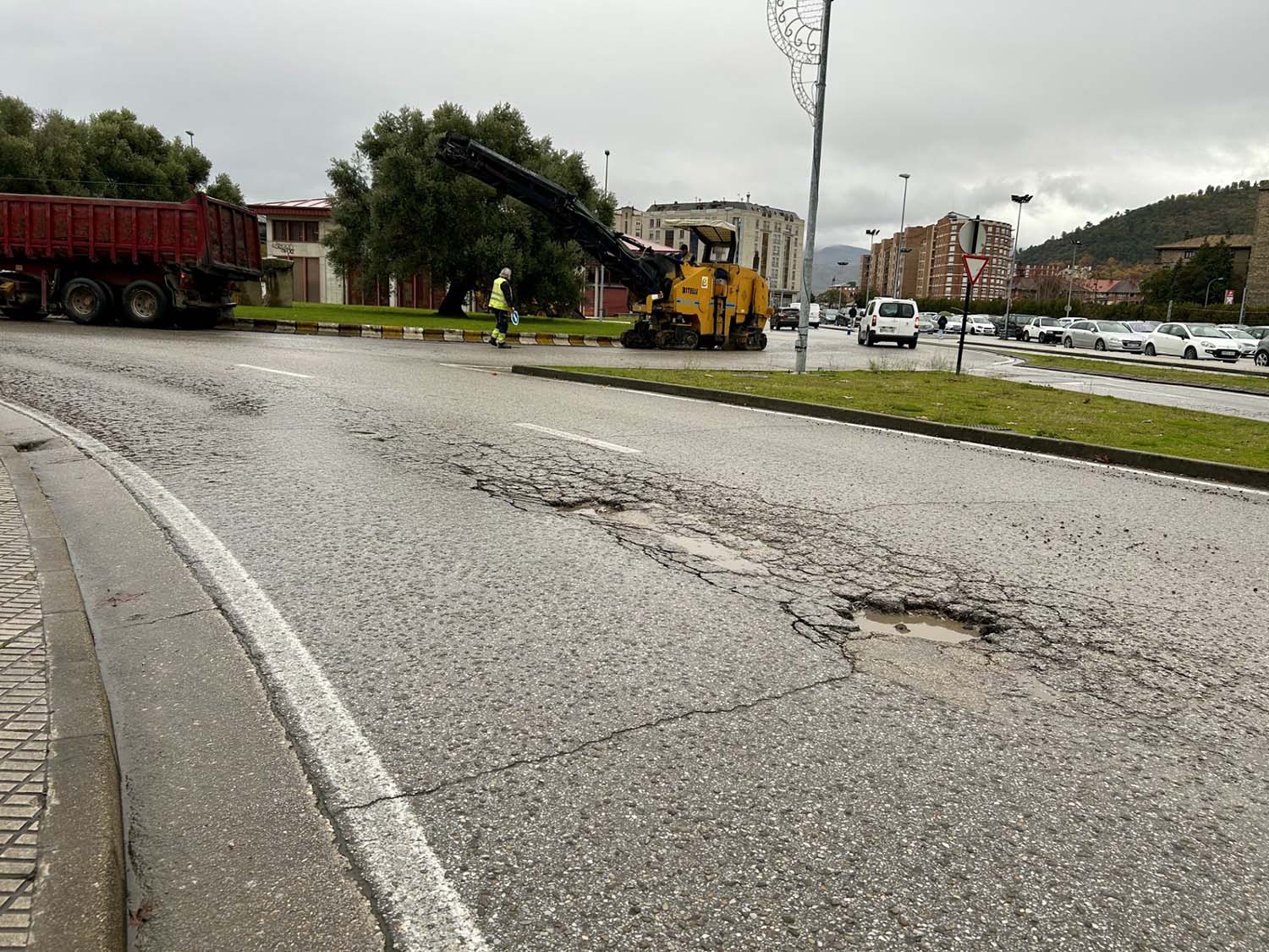 Rotonda de la av de la Libertad con av escritores