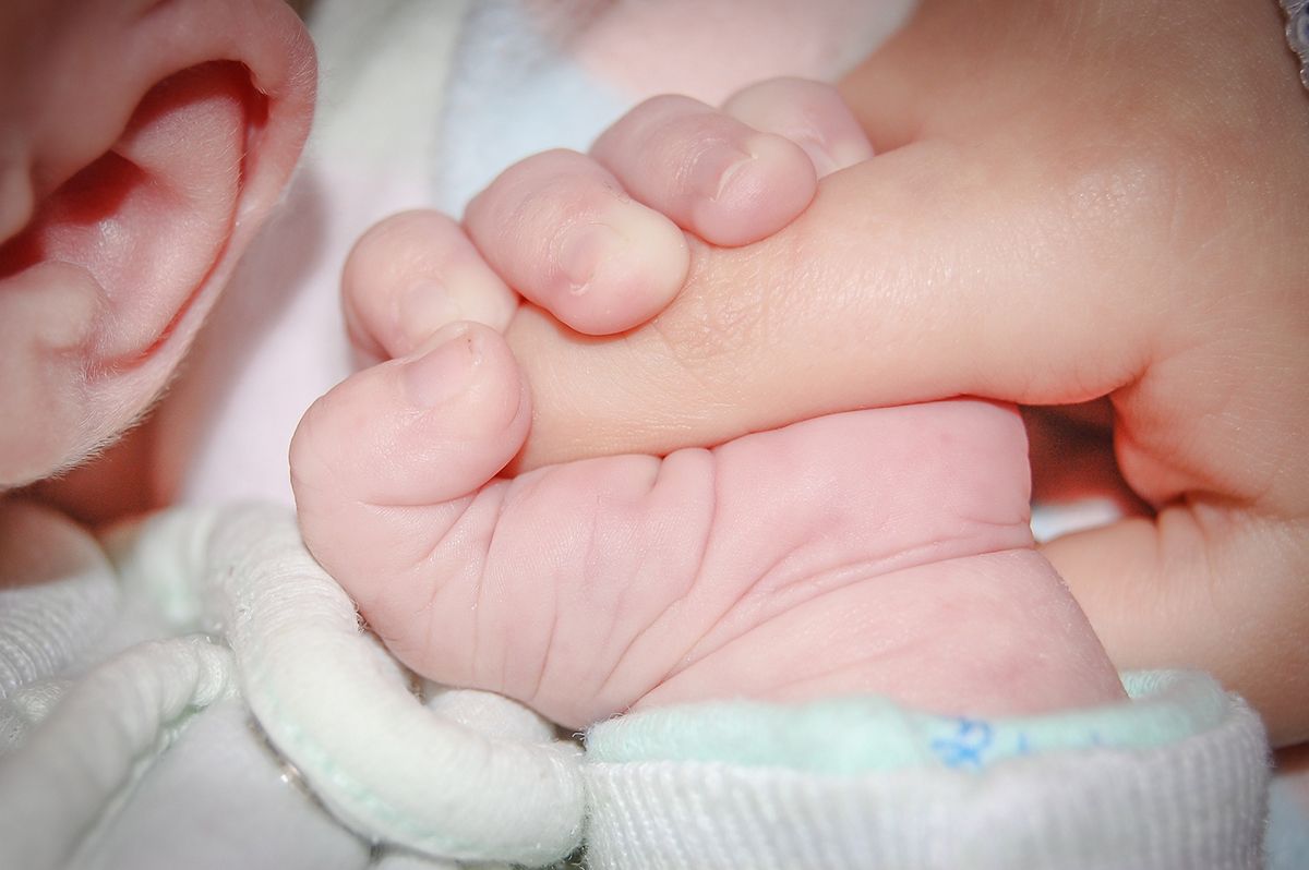 Nacimiento bebé | Más de 750 familias de la provincia de León ya se benefician del permiso ampliado por nacimiento con casi 4,6 millones en prestaciones