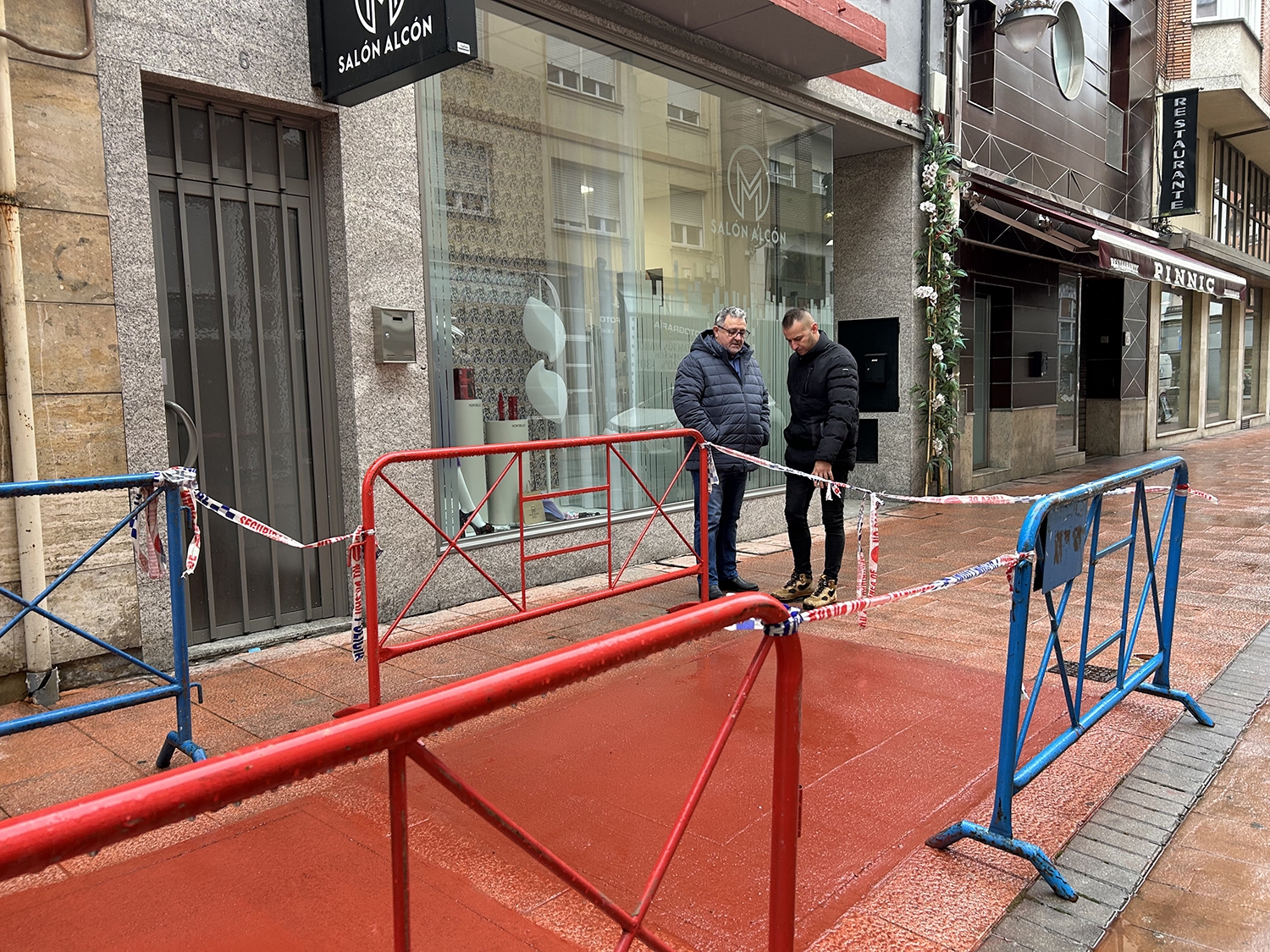 Cerramiento de contenedores soterrados en Ponferrada Cerramiento de contenedores soterrados en Ponferrada