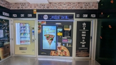 Máquinas expendedoras de comida caliente, ubicada en la calle Mateo Garza de Ponferrada