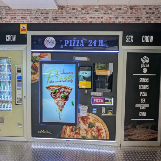 Máquinas expendedoras de comida caliente, ubicada en la calle Mateo Garza de Ponferrada Máquinas expendedoras de comida caliente, ubicada en la calle Mateo Garza de Ponferrada