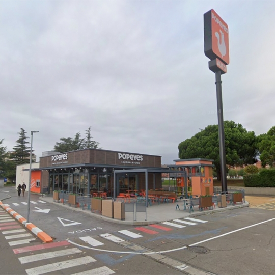 Imagen de un restaurante Popeyes en León Imagen de un restaurante Popeyes en León