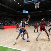 Jaén Paraíso Interior - Clínica Ponferrada | Foto: Jaén CB Jaén Paraíso Interior - Clínica Ponferrada | Foto: Jaén CB