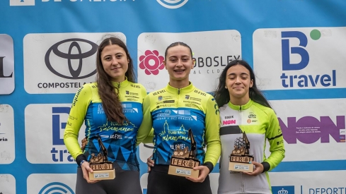 Las ciclistas bercianas Vega Albares y Paula Rincón completan un fin de semana de ensueño en la Copa Galicia