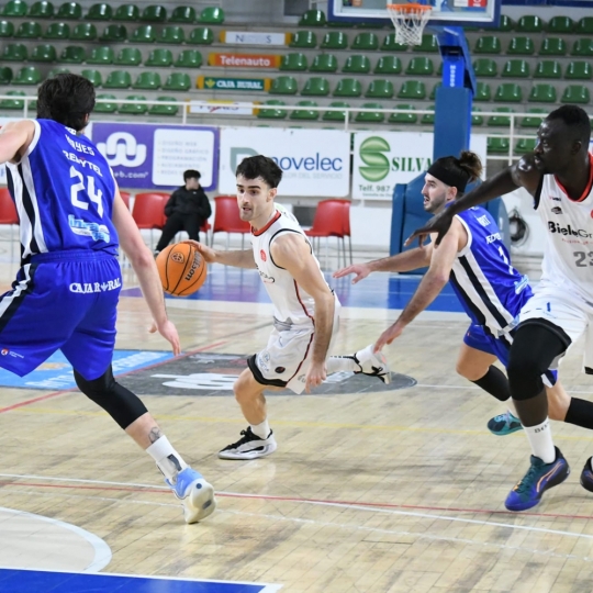 Clínica Ponferrada | Foto: Ginés Alonso Clínica Ponferrada | Foto: Ginés Alonso