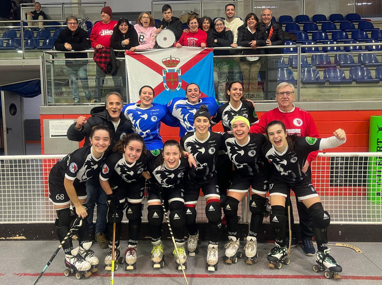 Bembibre Hockey Club tras su victoria Bembibre Hockey Club tras su victoria