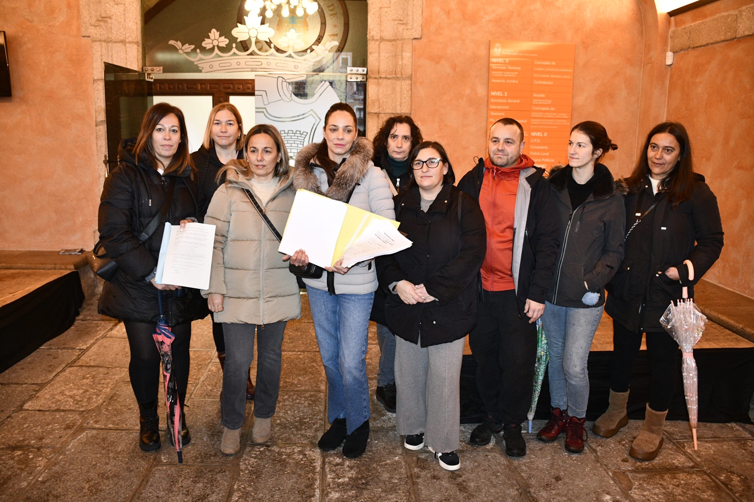 Entrega de firmas de La Borreca en elAyuntamiento de Ponferrada (1) Entrega de firmas de La Borreca en elAyuntamiento de Ponferrada (1)