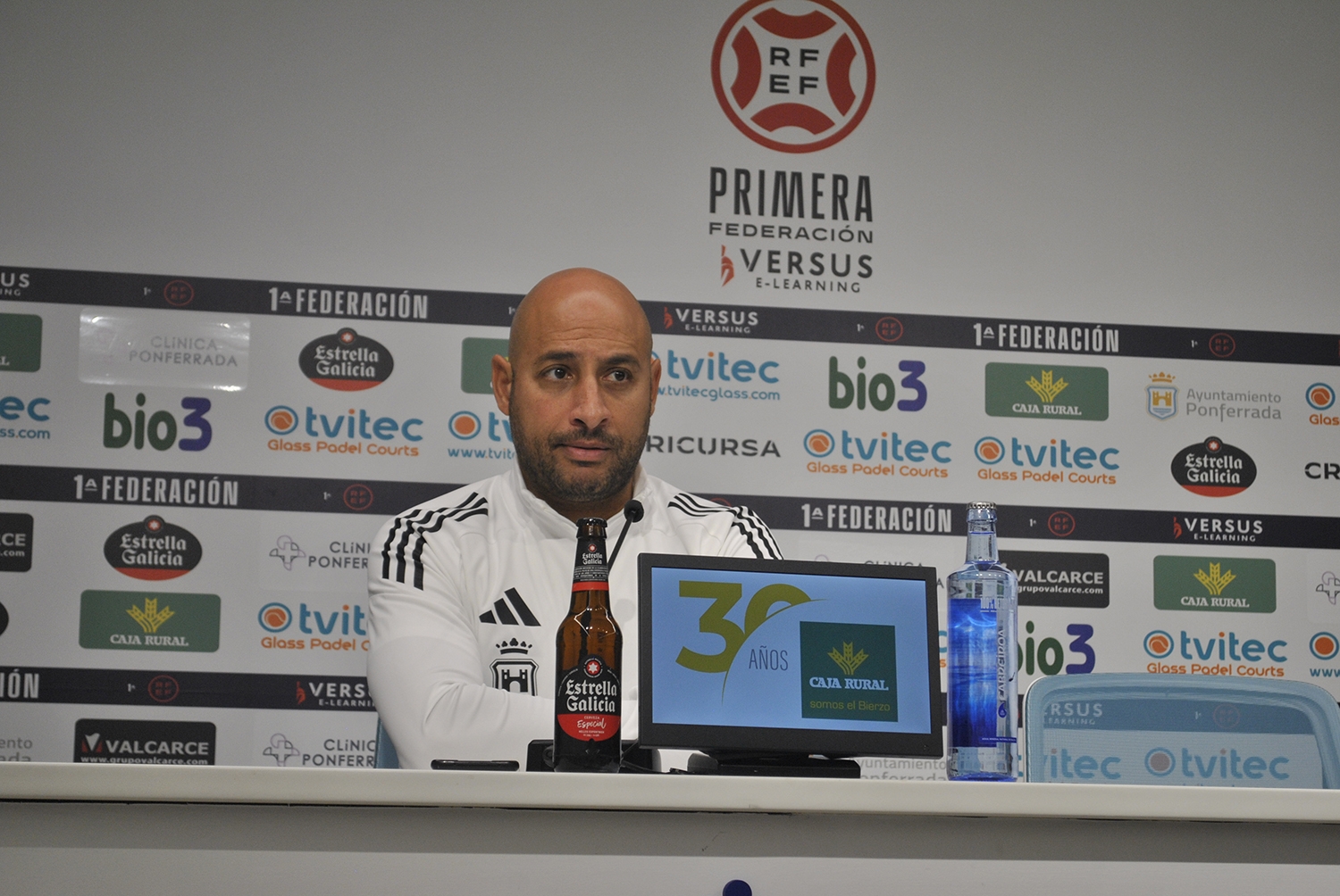 El entrenador de la Deportiva Ponferradina, Mehdi Nafti El entrenador de la Deportiva Ponferradina, Mehdi Nafti