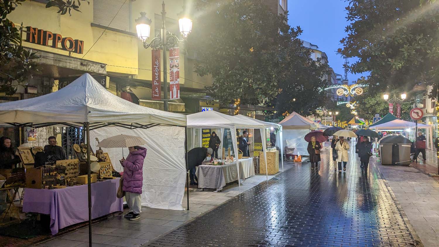 Fiesta de Navidad en la avenida de La Puebla (5) Fiesta de Navidad en la avenida de La Puebla (5)
