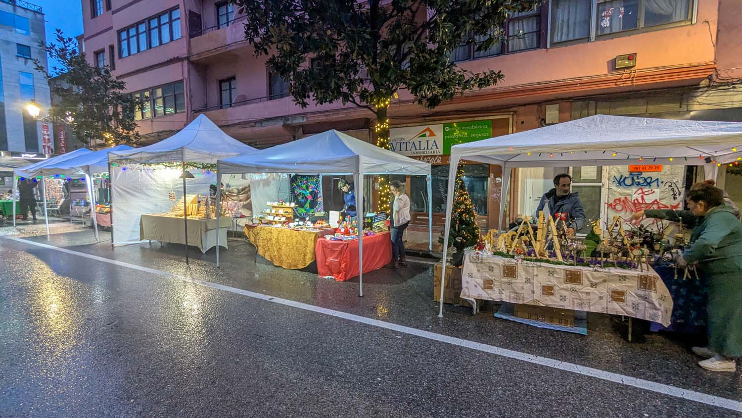Fiesta de Navidad en la avenida de La Puebla (11) Fiesta de Navidad en la avenida de La Puebla (11)