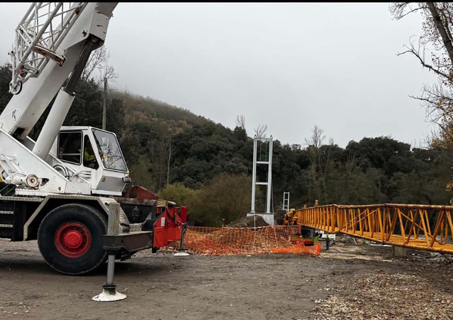 Estado actual de las obras del puente de Valiña Estado actual de las obras del puente de Valiña