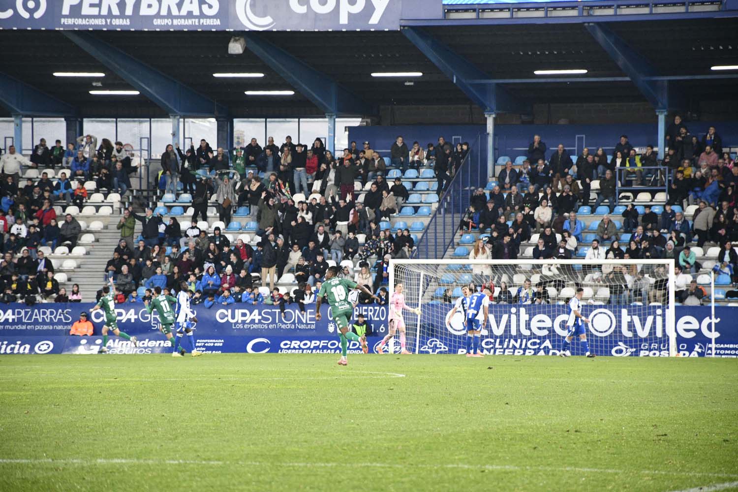 Goles Ponferradina y Arenteiro(208)