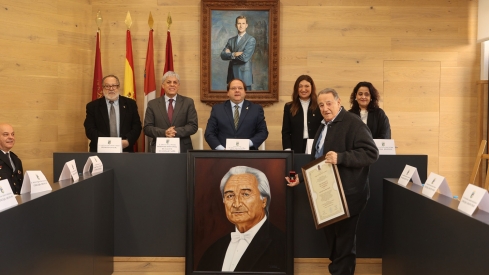 ICAL. Homenaje a Odón Alonso Ordás y su proclamación como Hijo Predilecto en el centenario de su nacimiento, en La Bañeza (León)