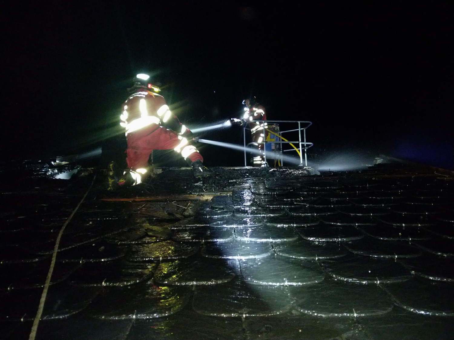 Bomberos de Ponferrada en el incendio de Guímara Bomberos de Ponferrada en el incendio de Guímara