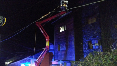 Bomberos de Ponferrada en el incendio de Guímara Bomberos de Ponferrada en el incendio de Guímara