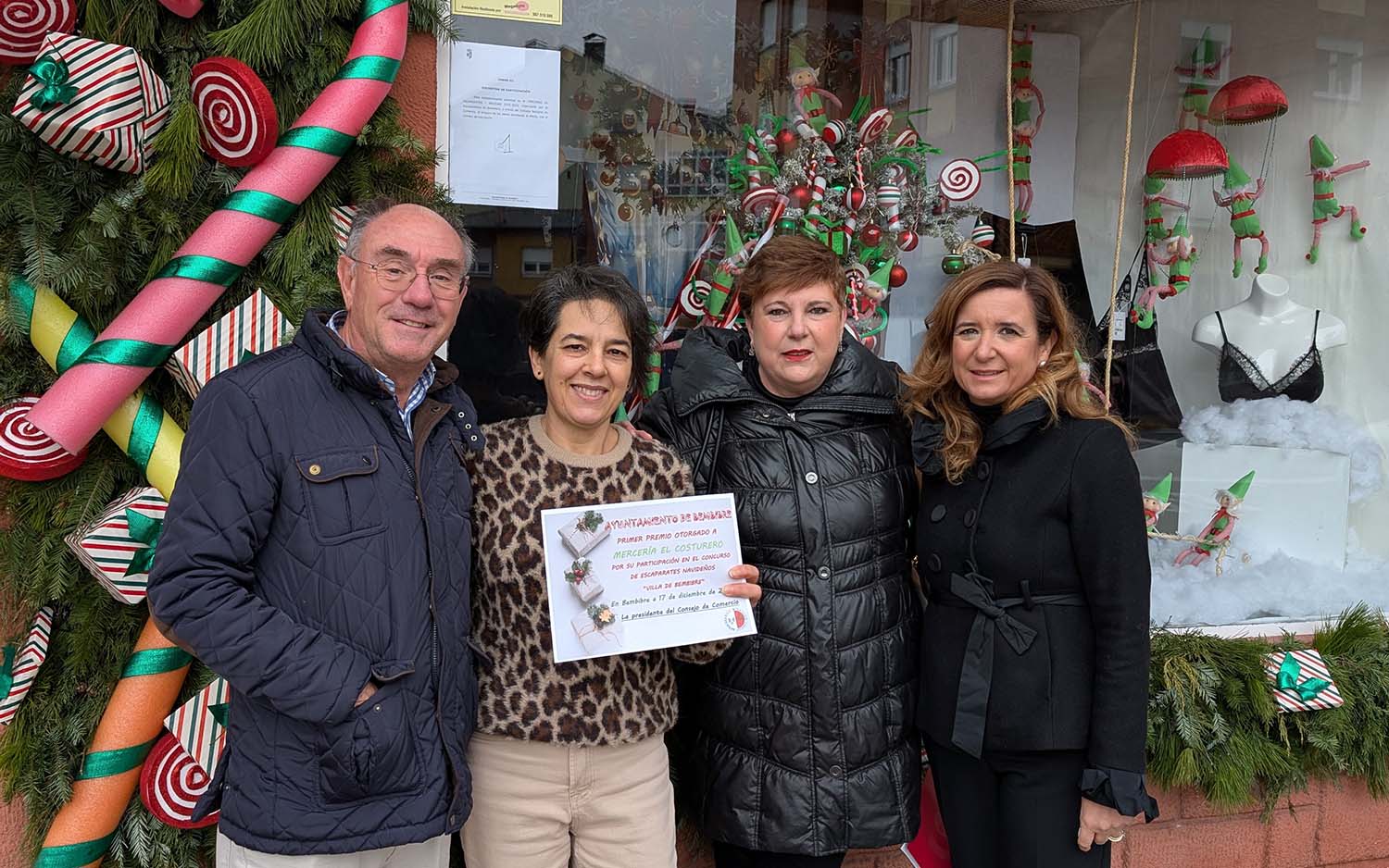 Primer premio del concurso para El Costurero Primer premio del concurso para El Costurero