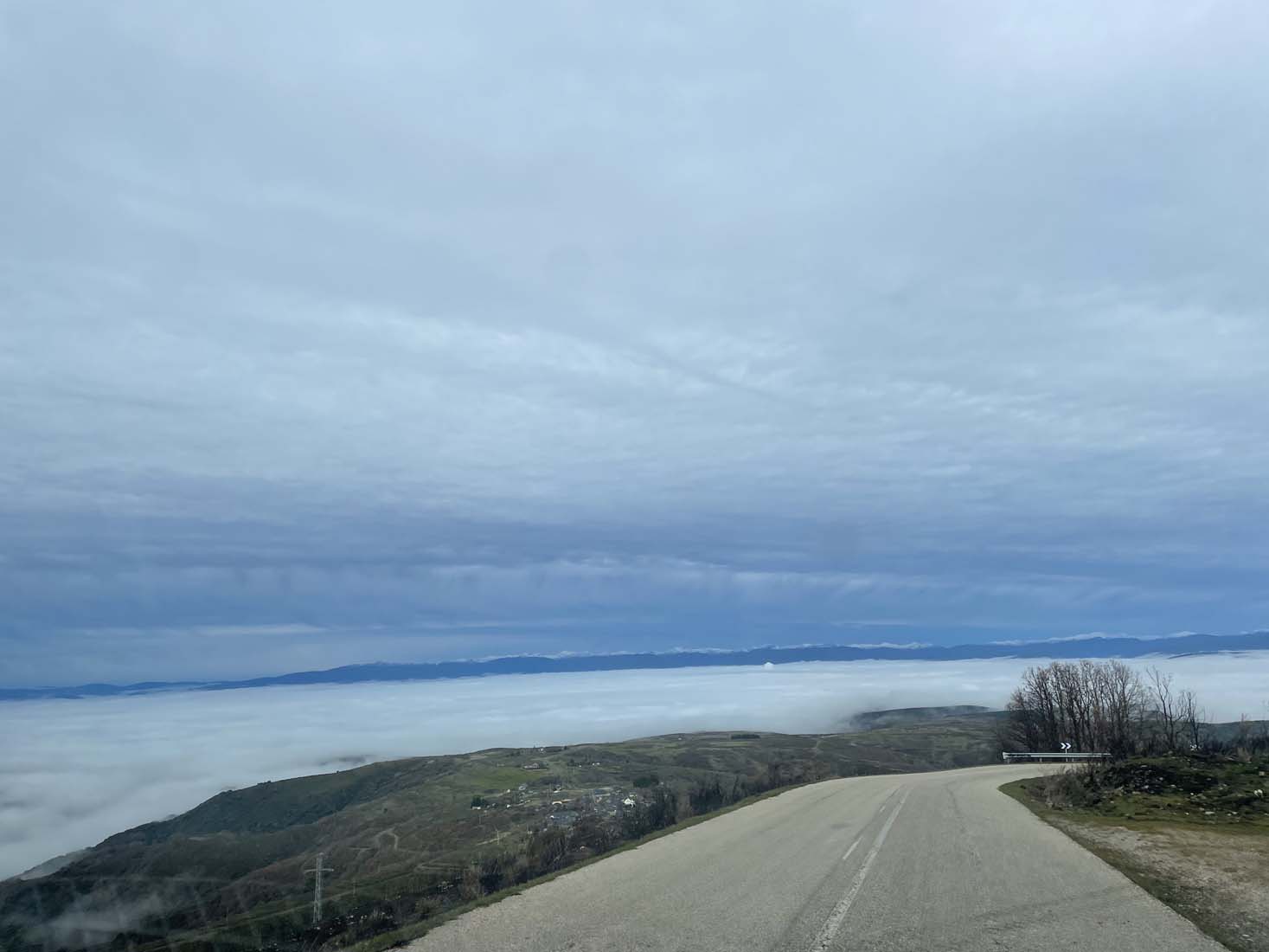 Niebla sobre Ponferrada (3) Niebla sobre Ponferrada (3)